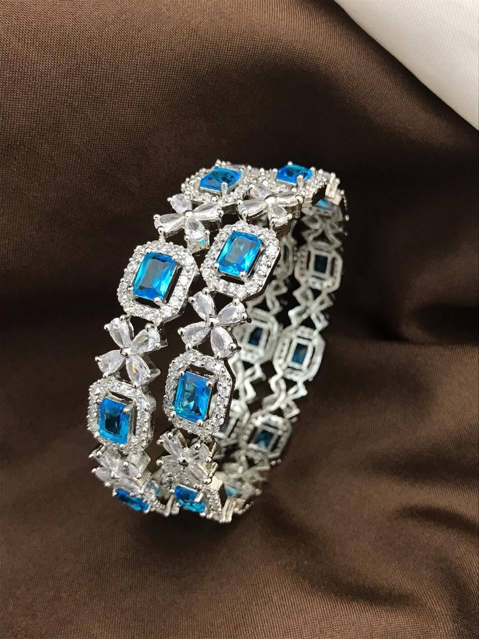 Fancy Stone Bangles D794576D