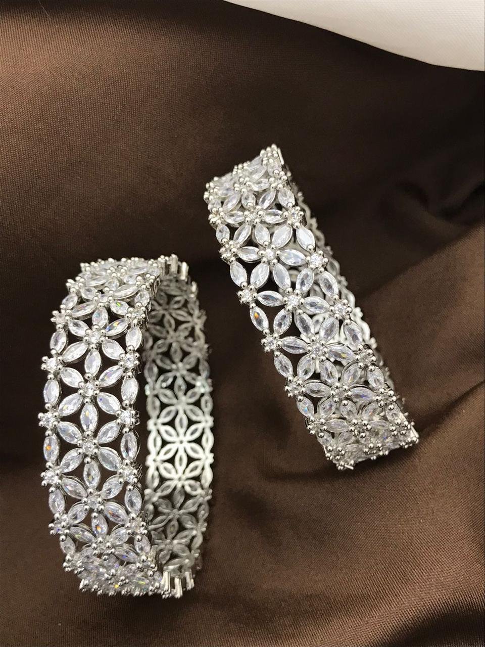 Fancy Stone Bangles D794576D